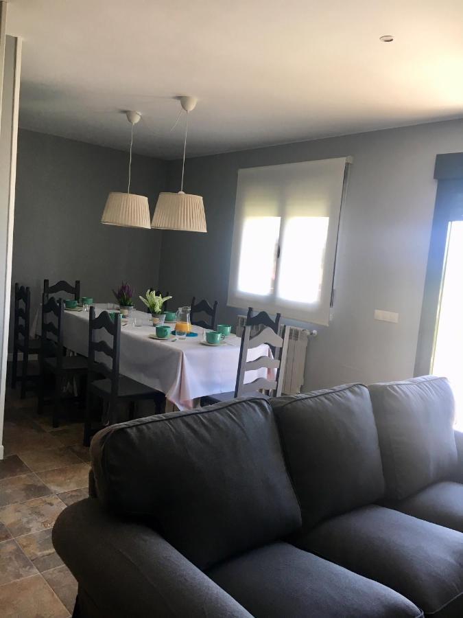Miradiez Segovia Espirdo Bagian luar foto