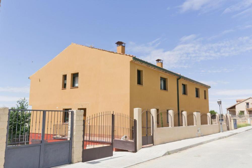 Miradiez Segovia Espirdo Bagian luar foto